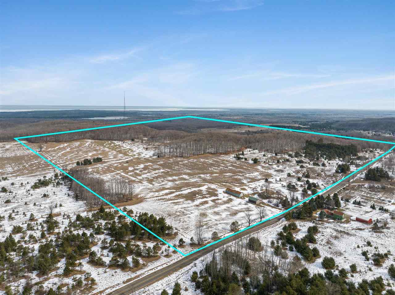 617 E Sturgeon Bay Trail