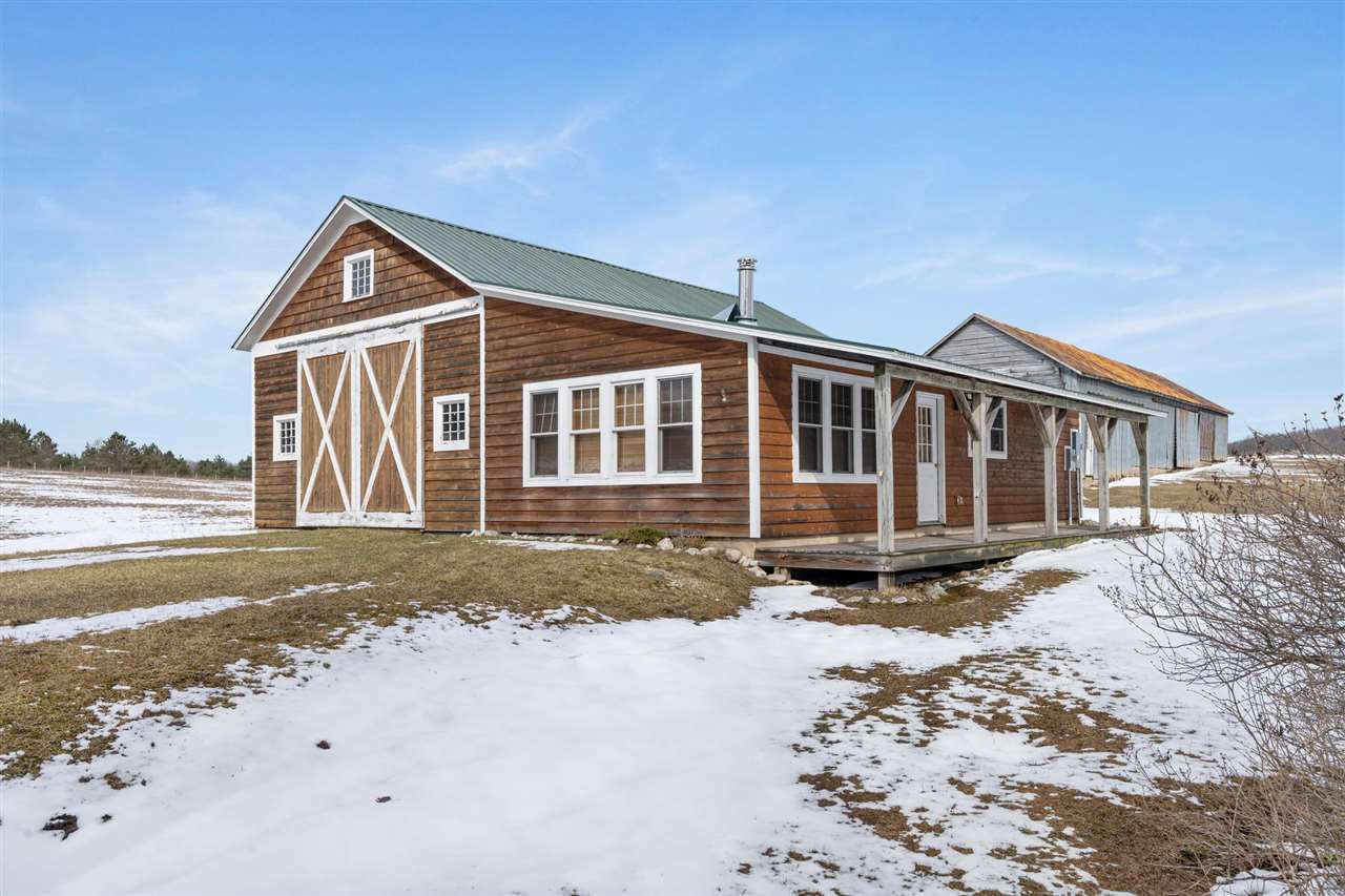 617 E Sturgeon Bay Trail