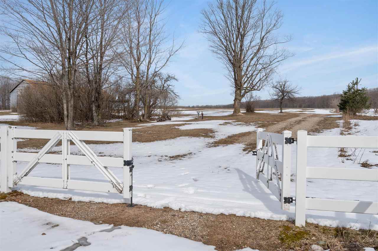 617 E Sturgeon Bay Trail