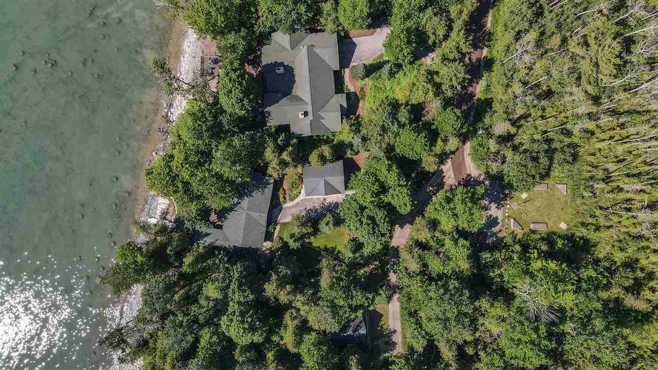 11009 Lakeshore Drive