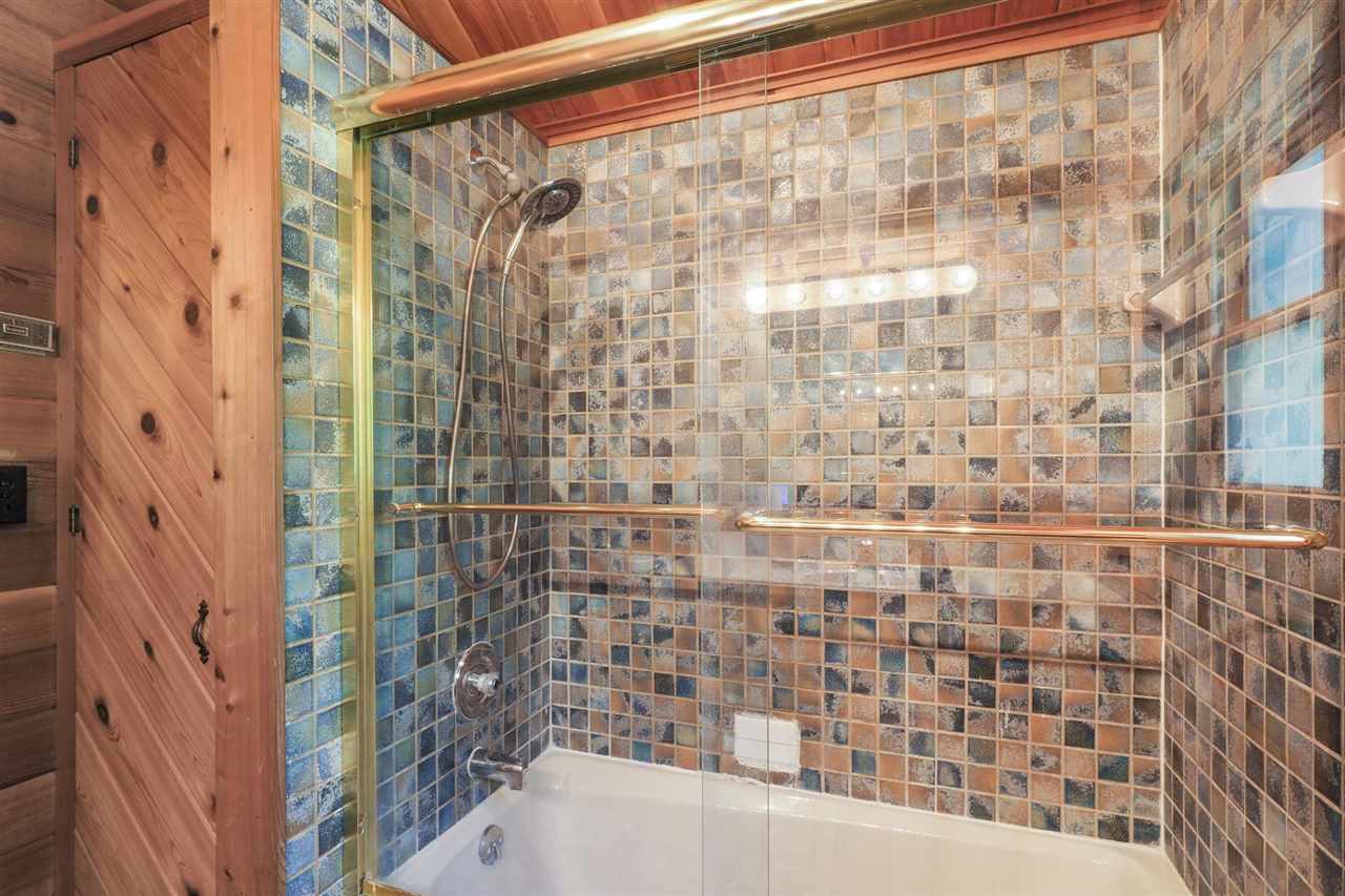 11009 Lakeshore Drive