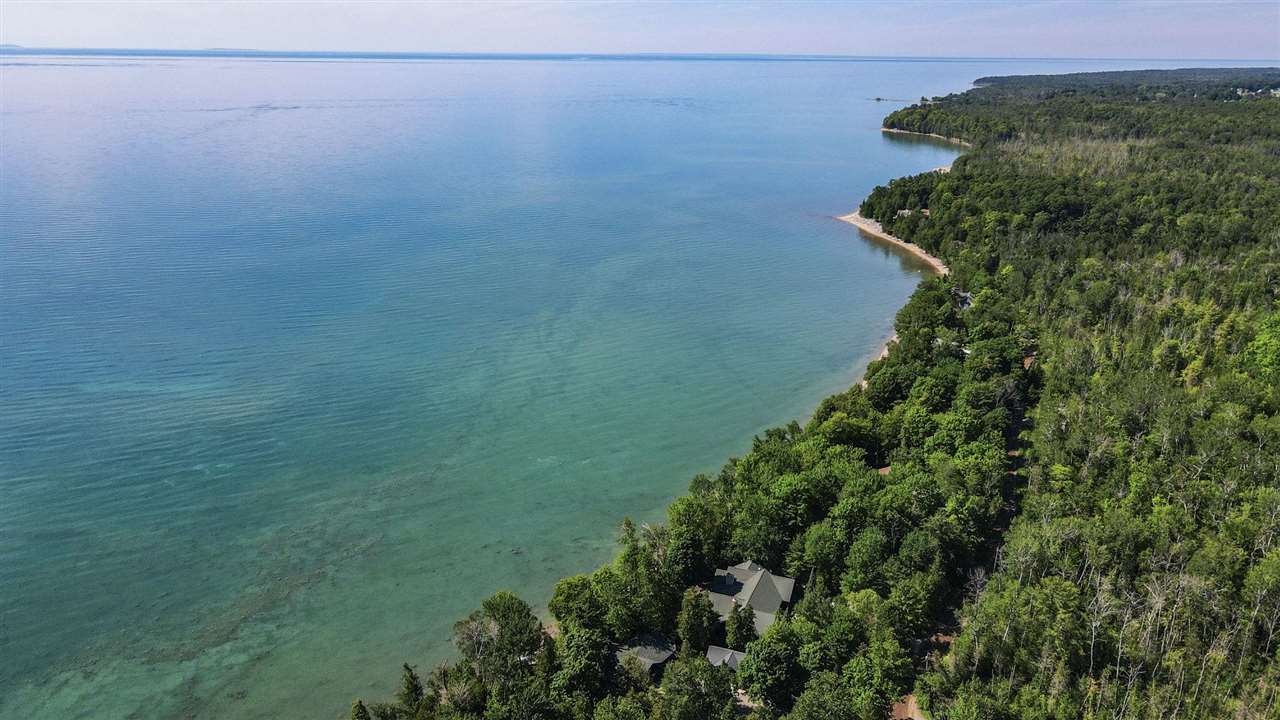 11009 Lakeshore Drive