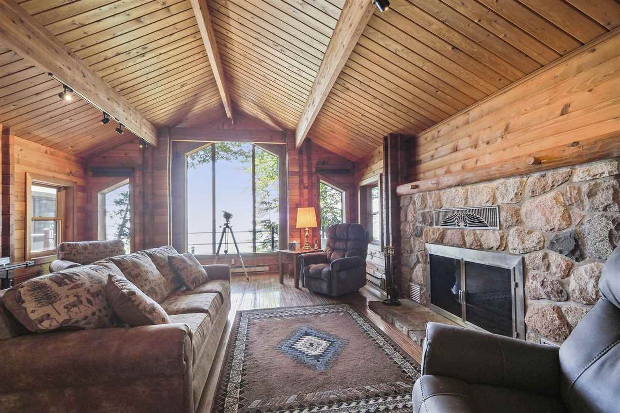 11009 Lakeshore Drive
