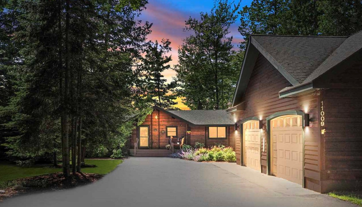 11009 Lakeshore Drive