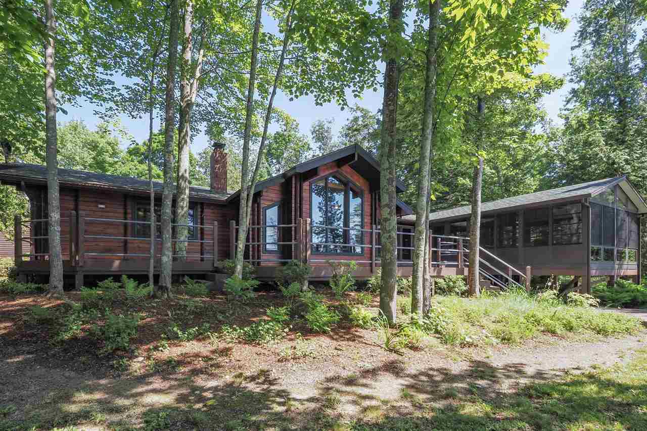 11009 Lakeshore Drive
