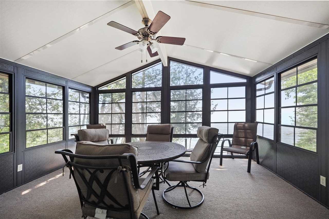 11009 Lakeshore Drive