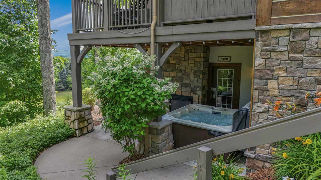 02340 7320 E Slopeside Drive Unit: 20