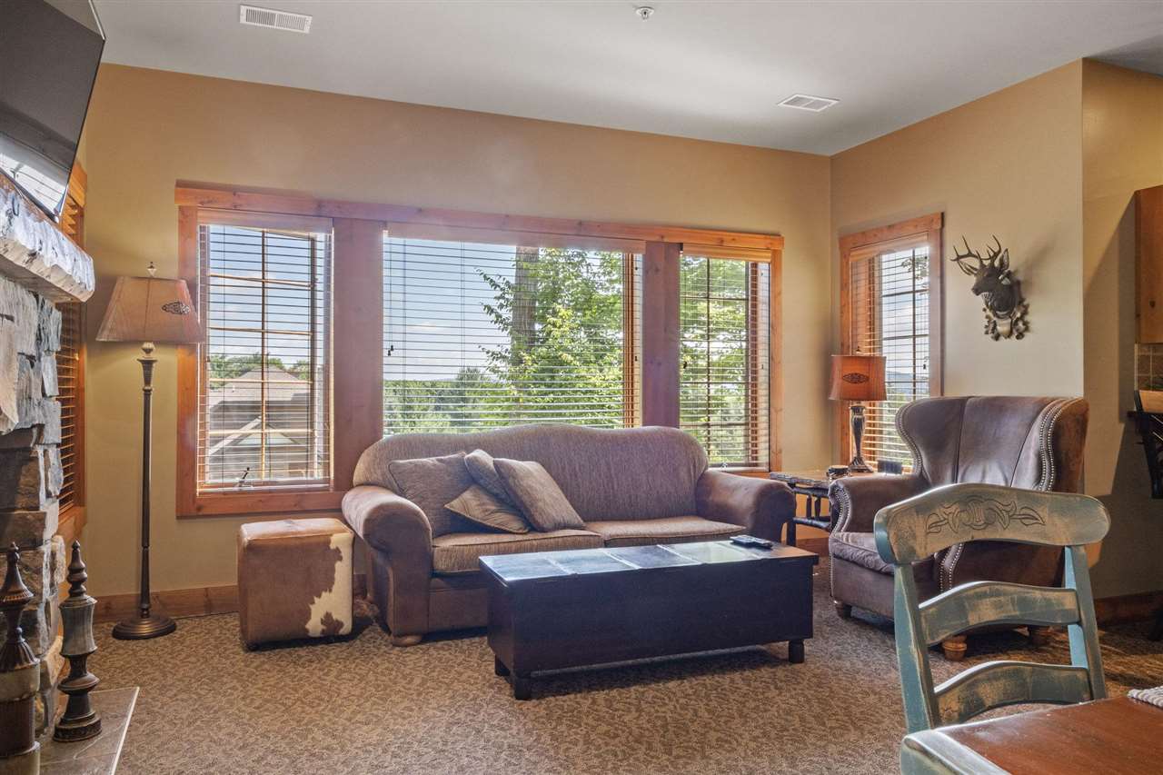 02340 7320 E Slopeside Drive Unit: 20