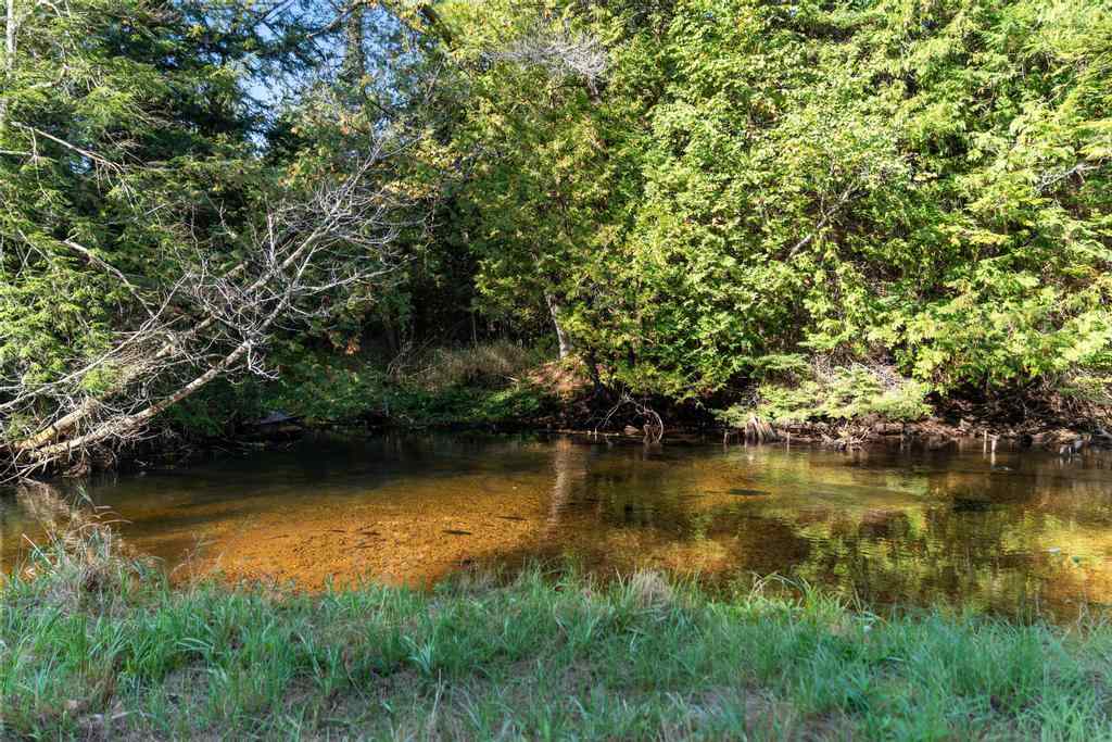 6885 Maple River Lane