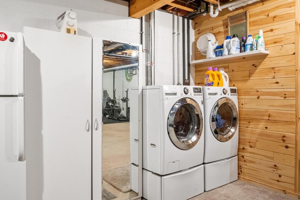 6885 Maple River Lane