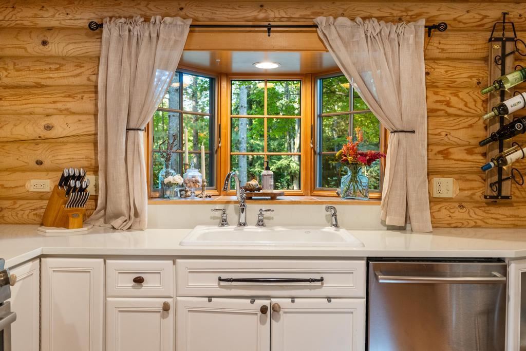 6885 Maple River Lane