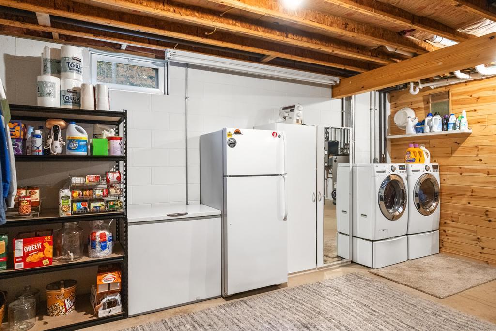 6885 Maple River Lane