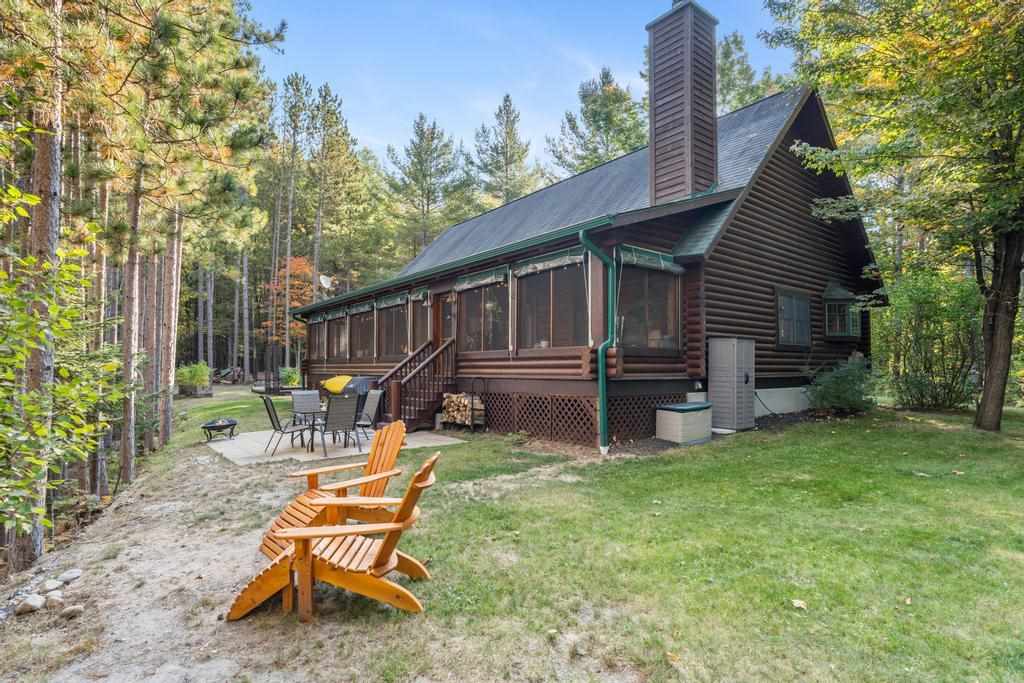 6885 Maple River Lane