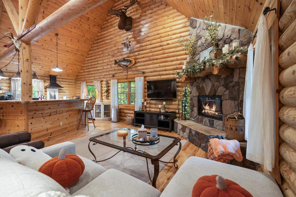 6885 Maple River Lane