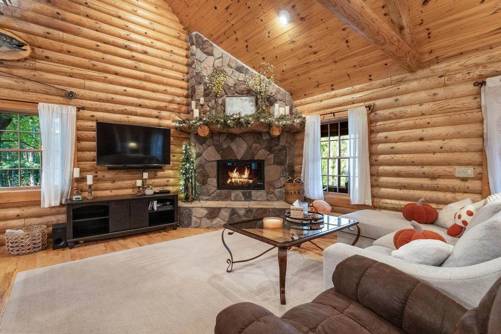 6885 Maple River Lane