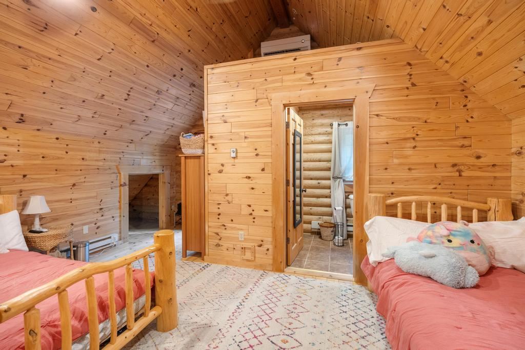 6885 Maple River Lane