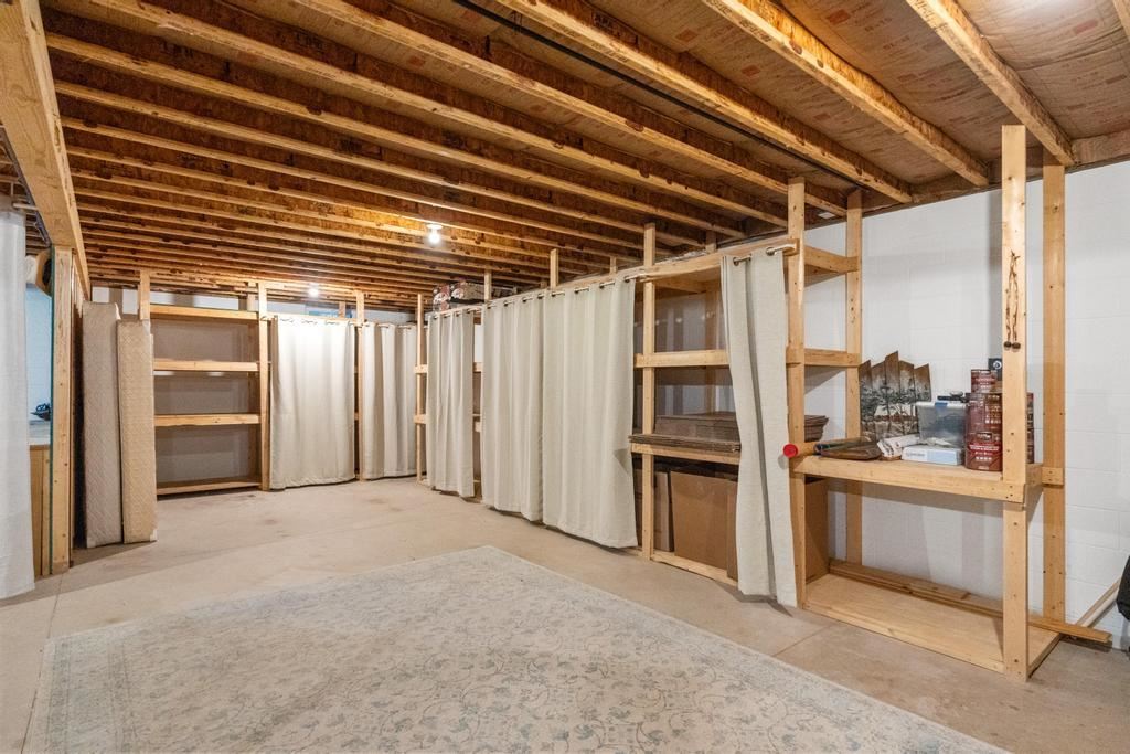 6885 Maple River Lane