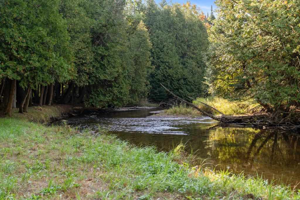 6885 Maple River Lane