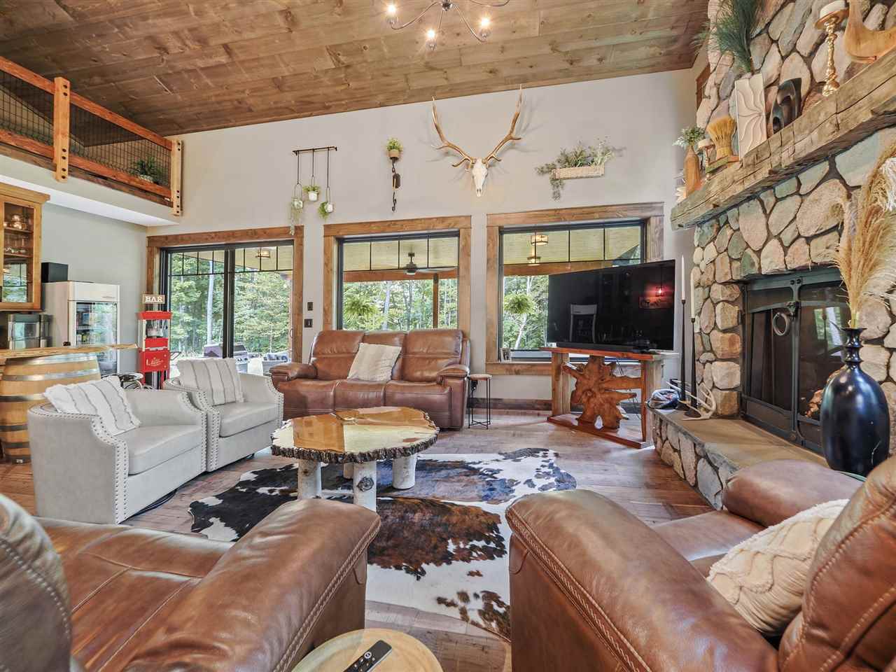 3500 Tree Tops Lane