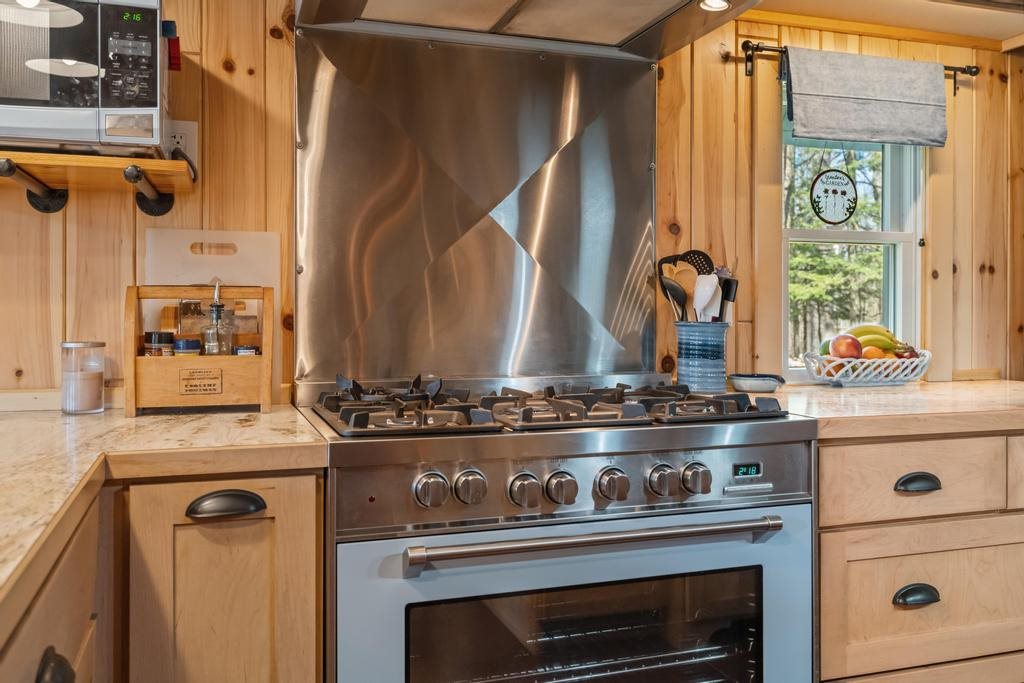 8282 Devils Elbow Drive