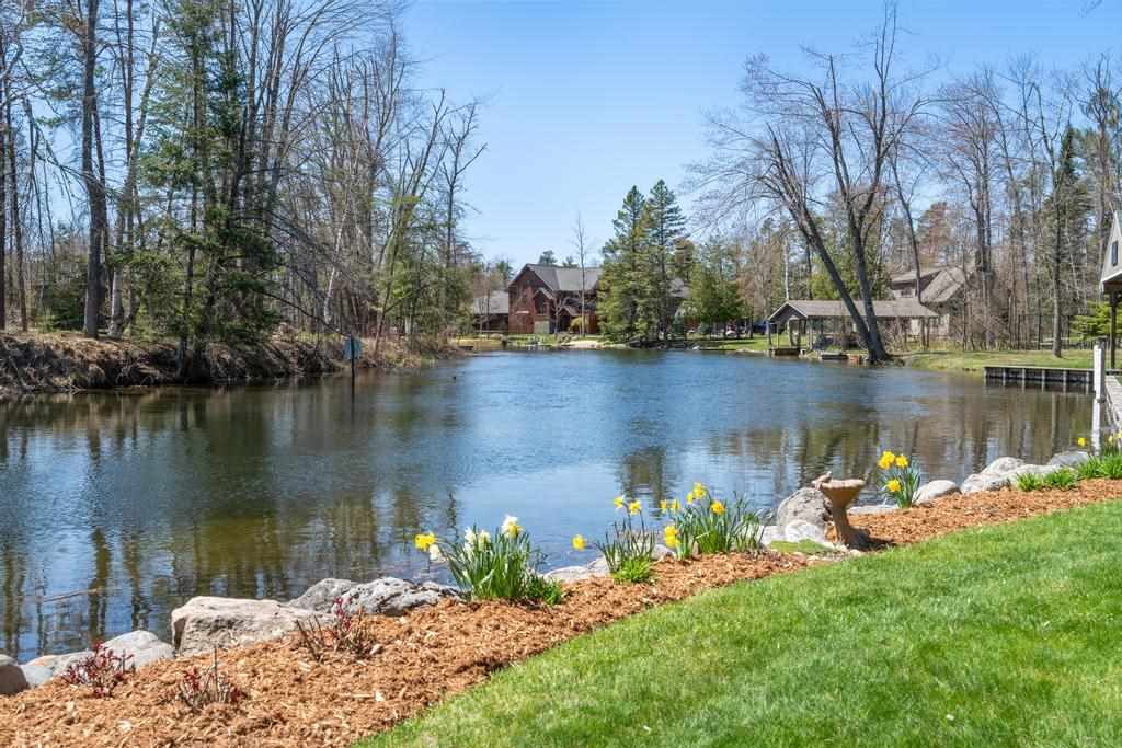 8282 Devils Elbow Drive