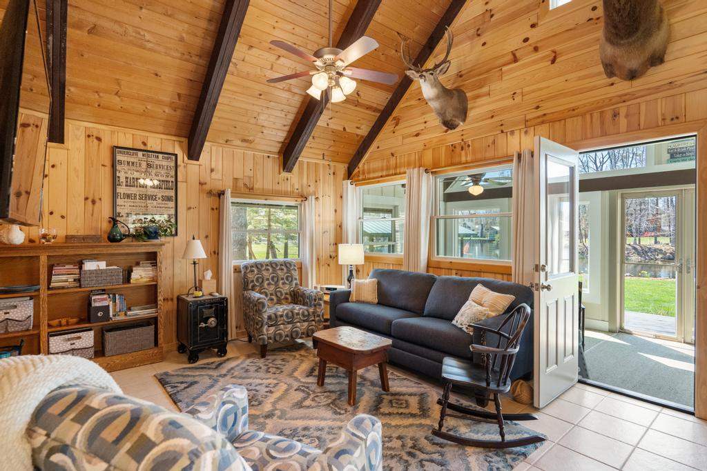 8282 Devils Elbow Drive