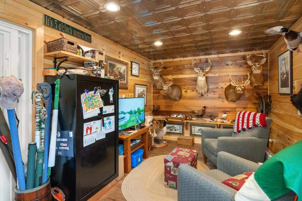 8282 Devils Elbow Drive