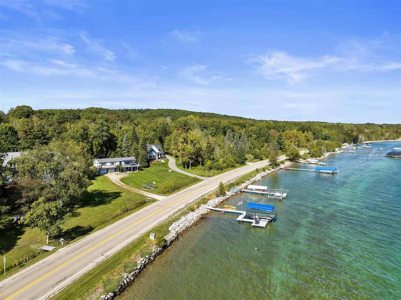 5534 Lakeshore Road