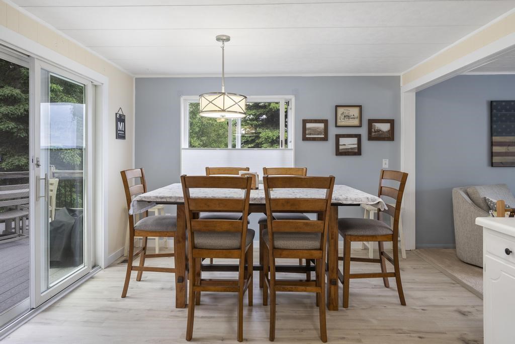 5534 Lakeshore Road