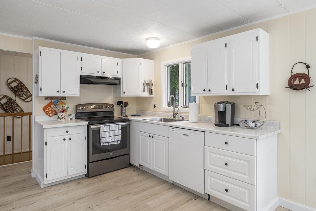 5534 Lakeshore Road