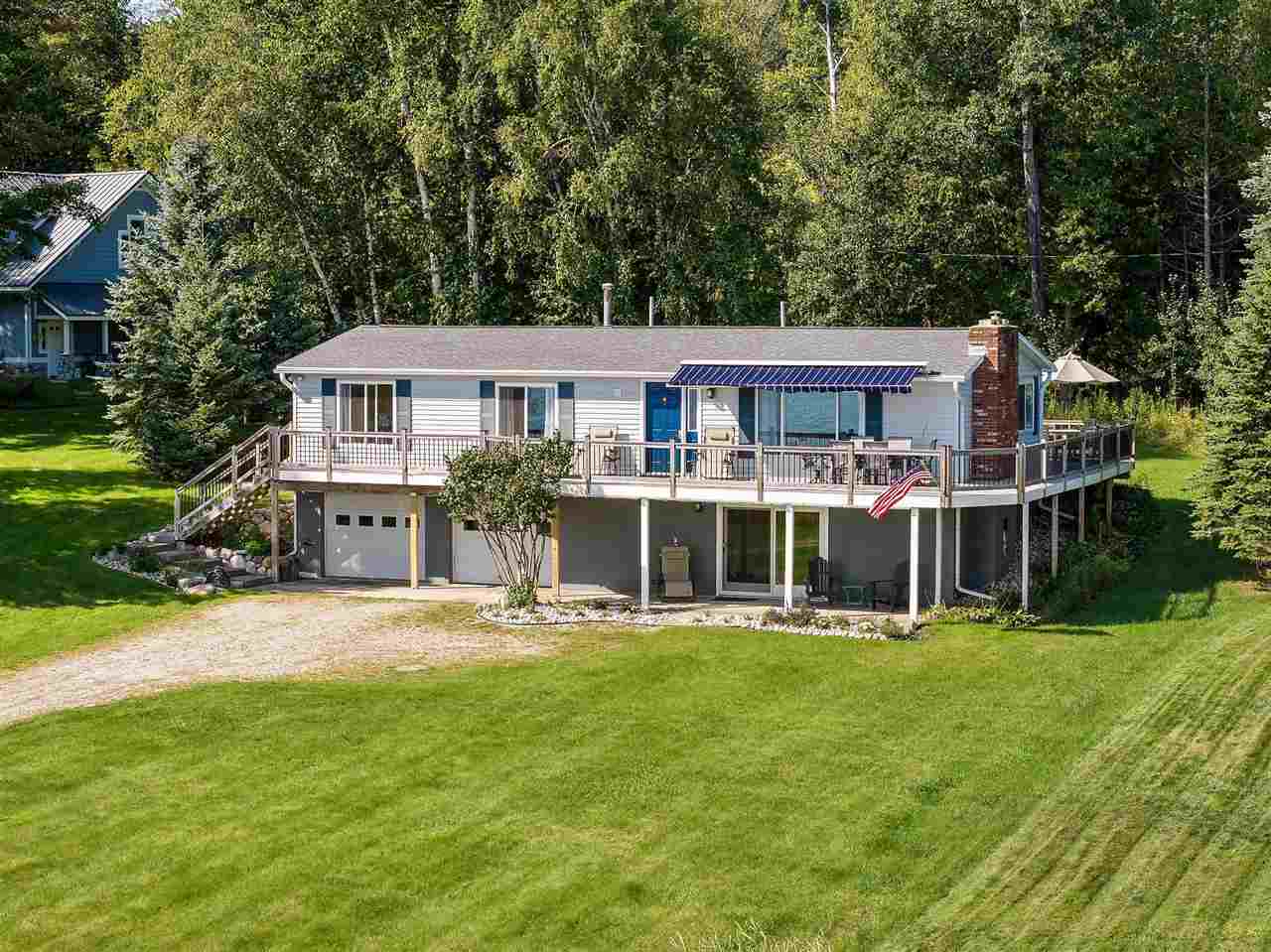 5534 Lakeshore Road