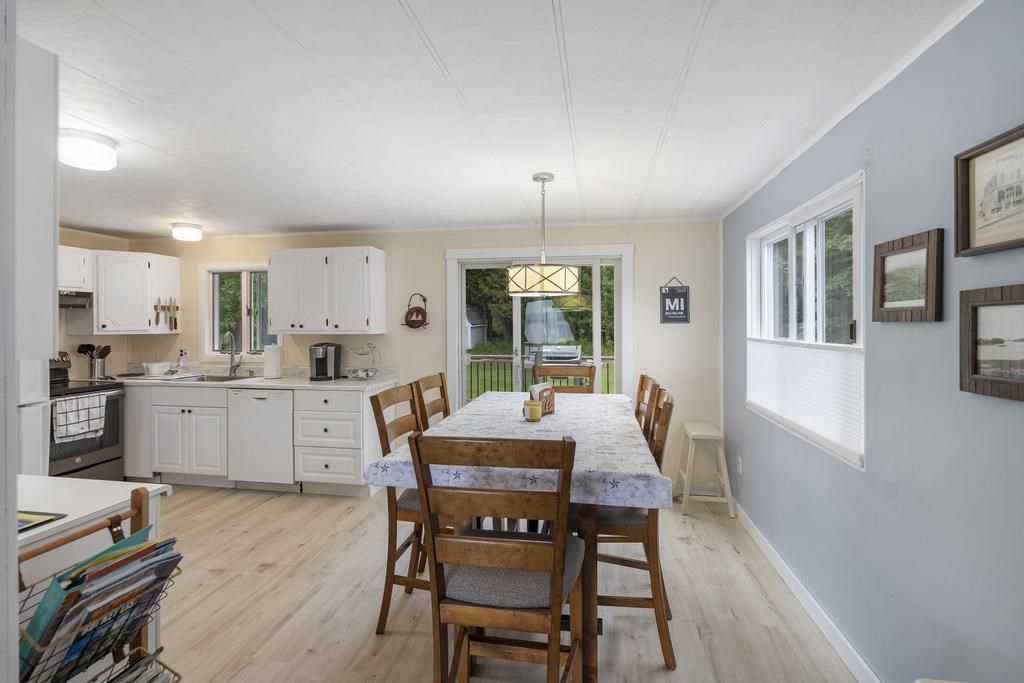 5534 Lakeshore Road