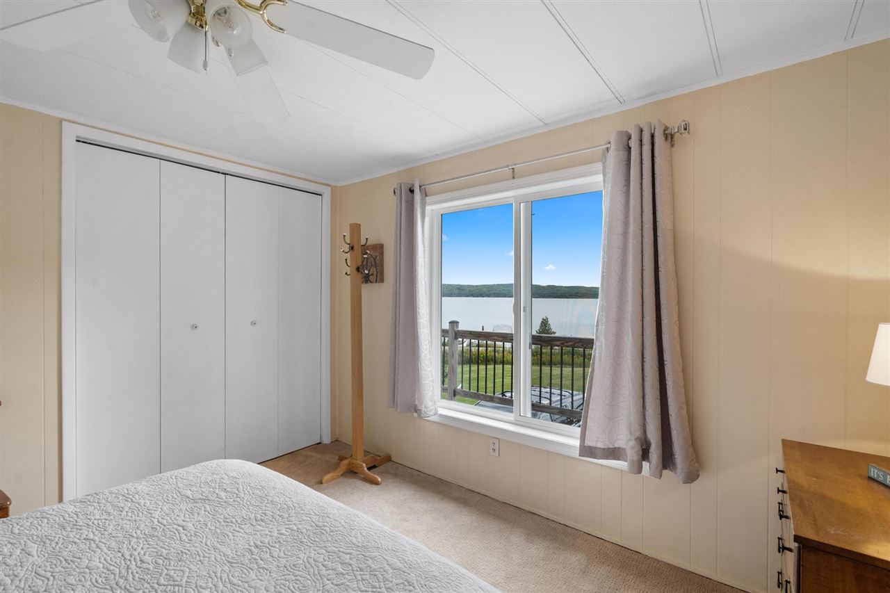 5534 Lakeshore Road