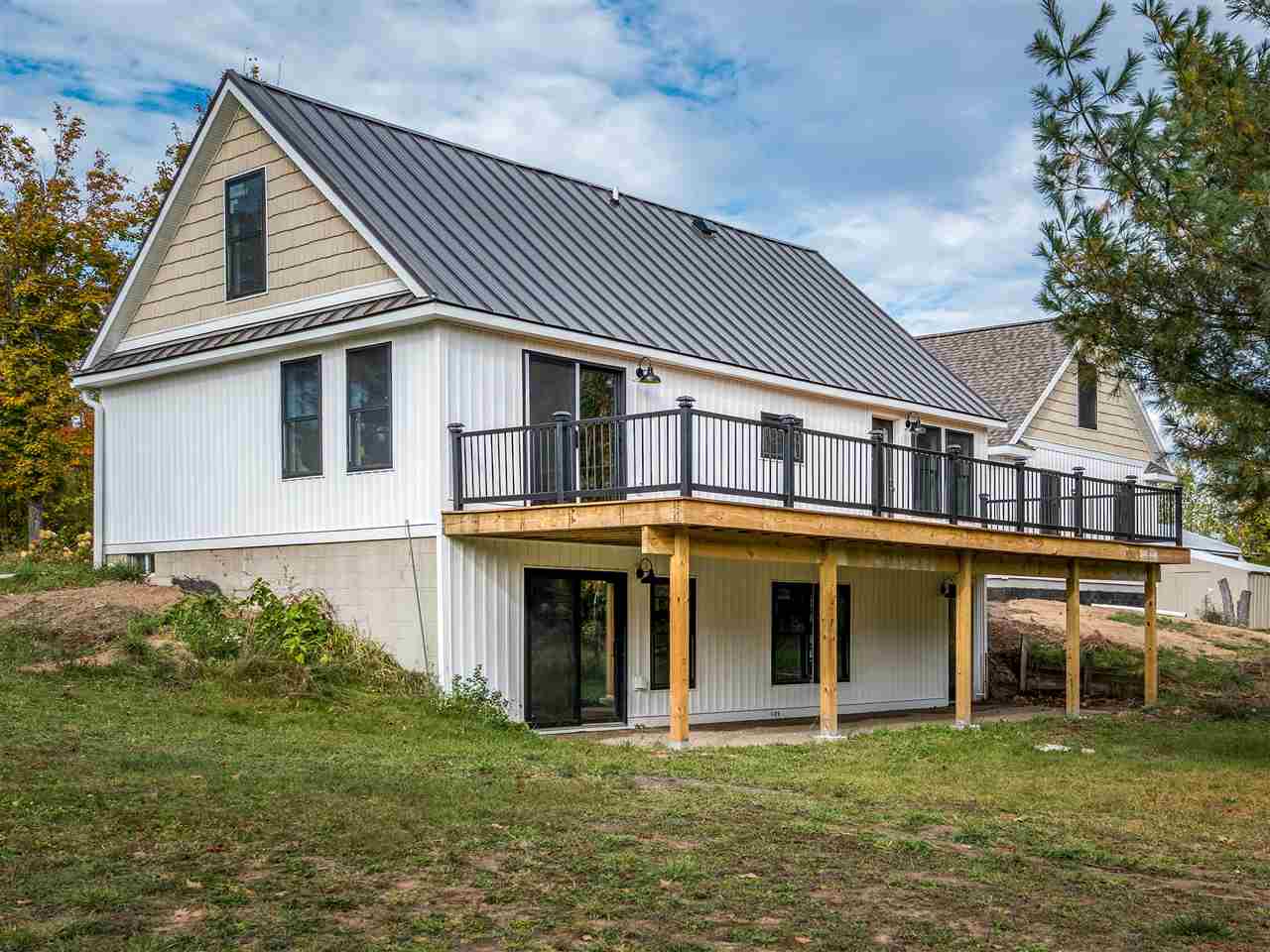 4189 N Ayr