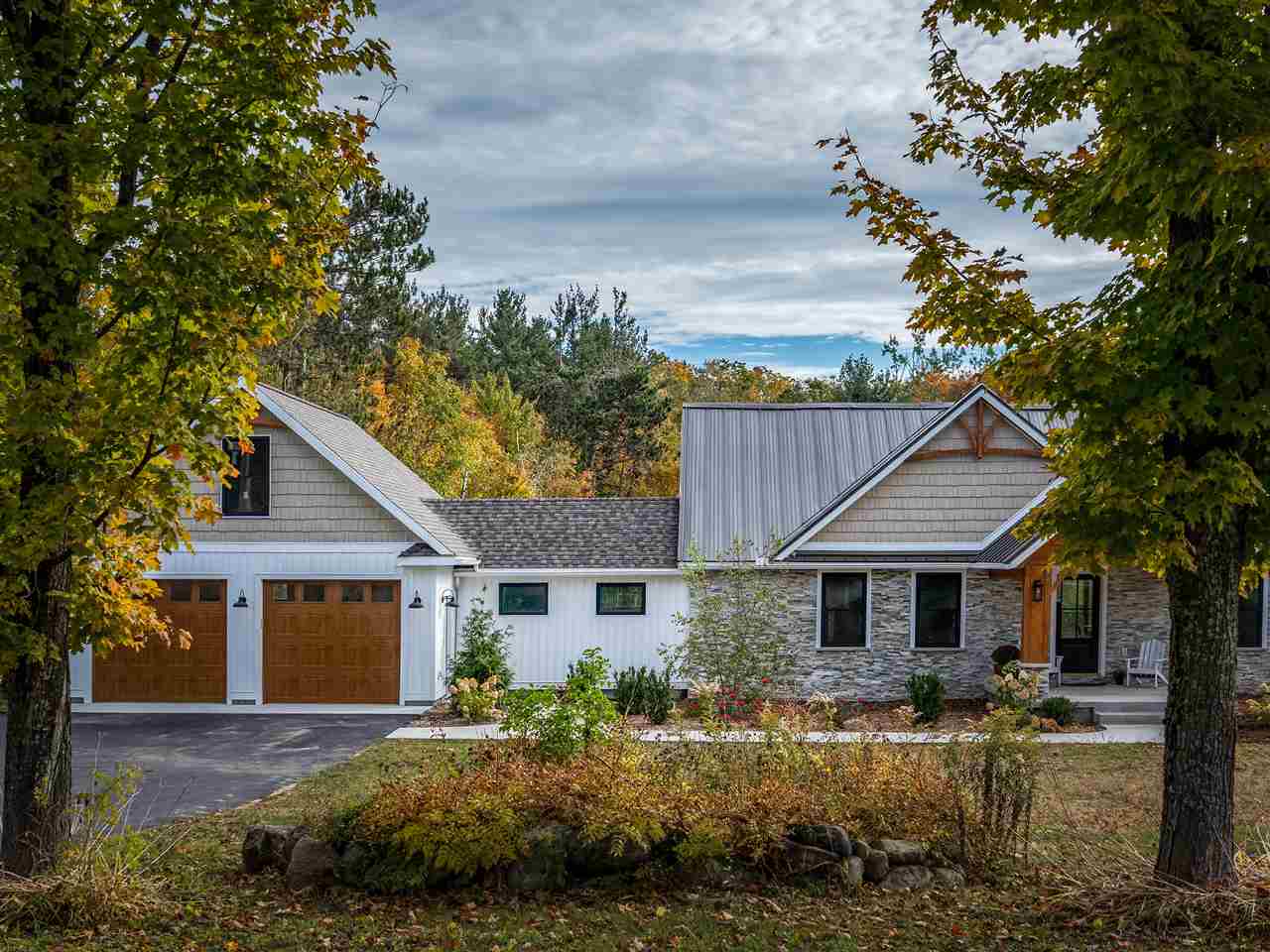 4189 N Ayr