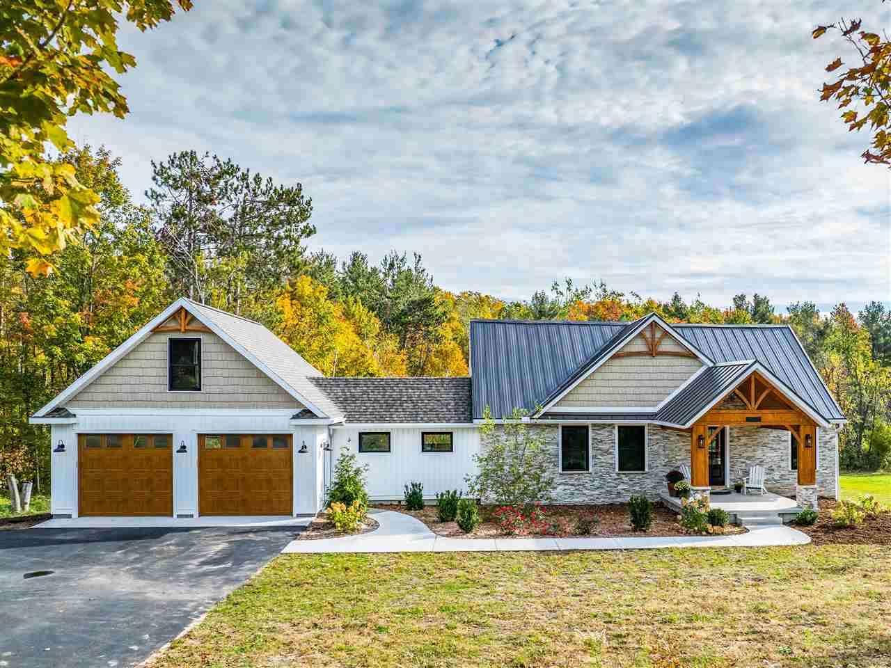 4189 N Ayr