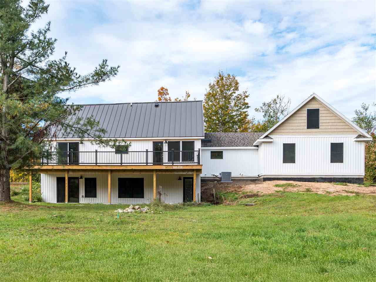 4189 N Ayr