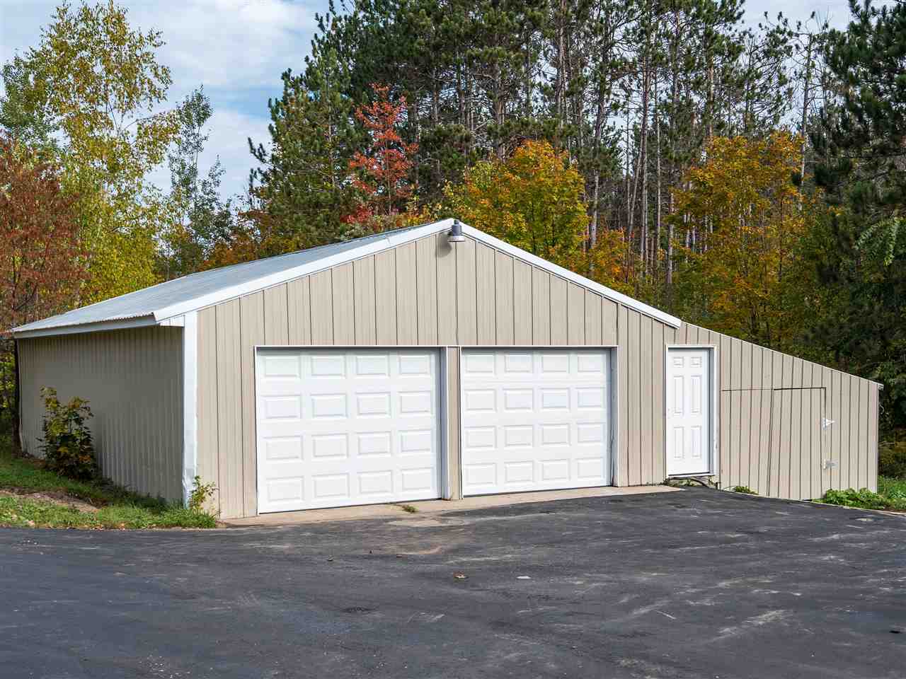 4189 N Ayr