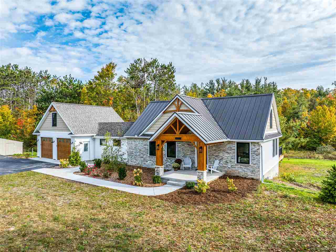 4189 N Ayr