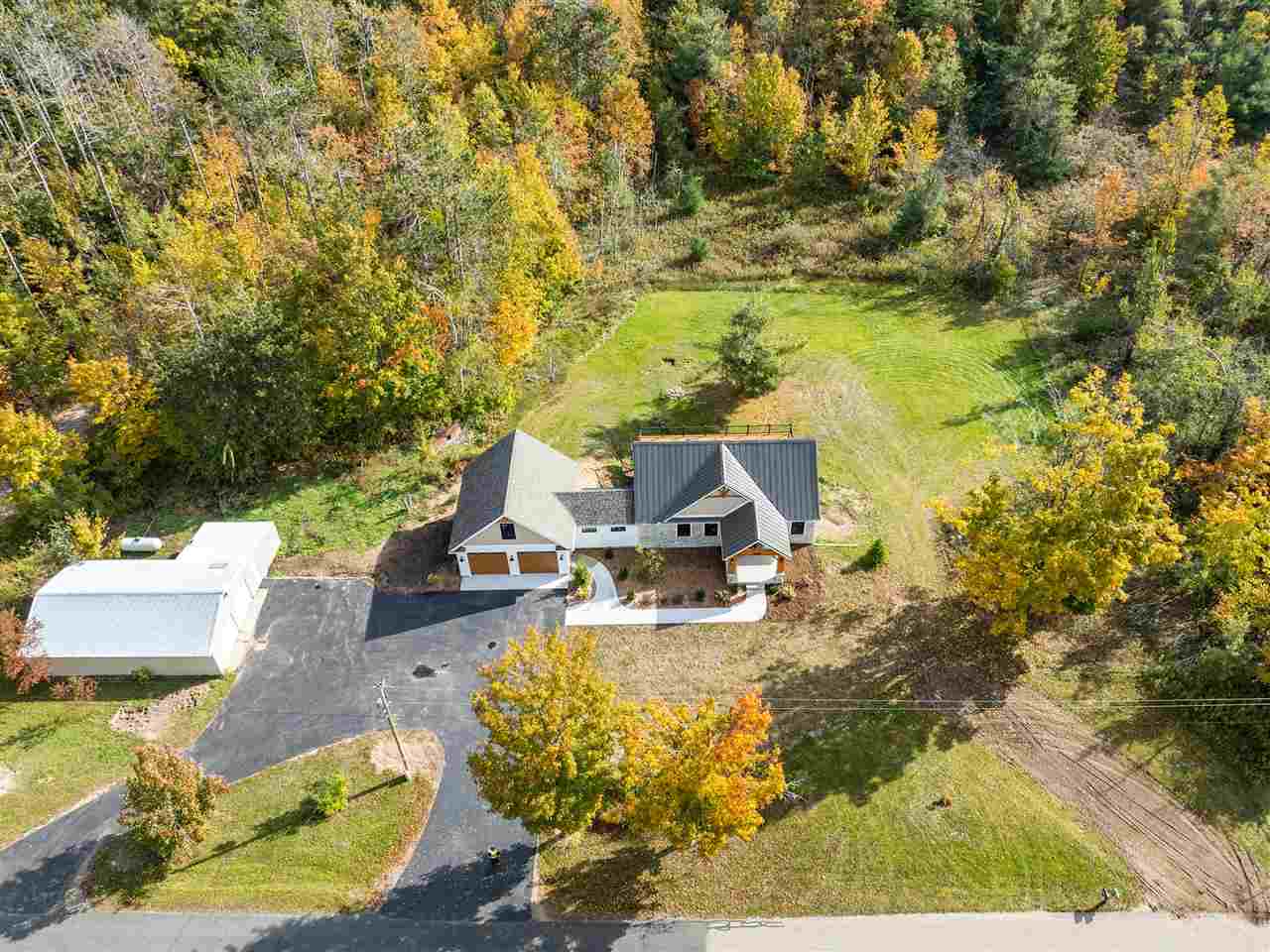 4189 N Ayr