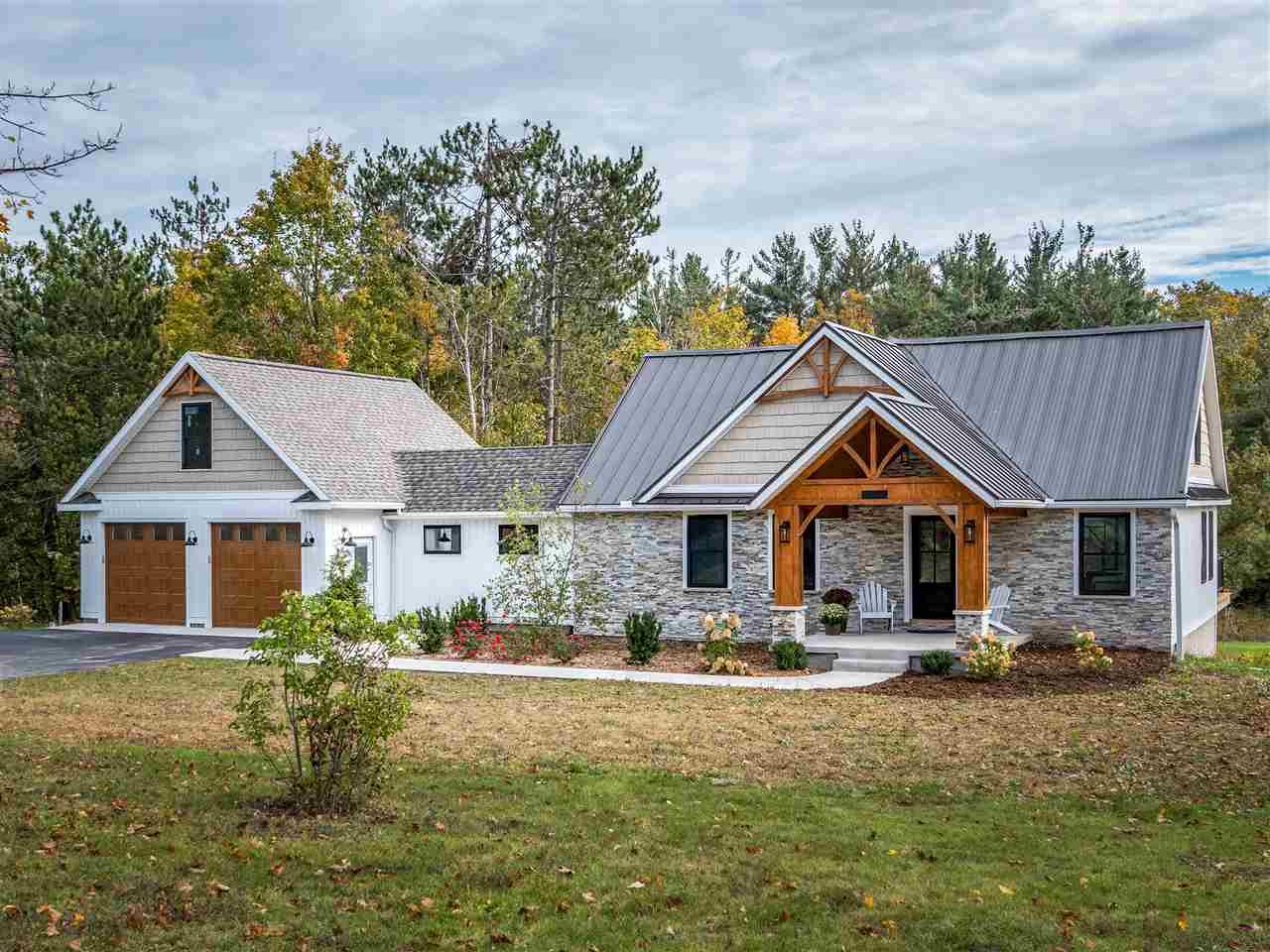 4189 N Ayr
