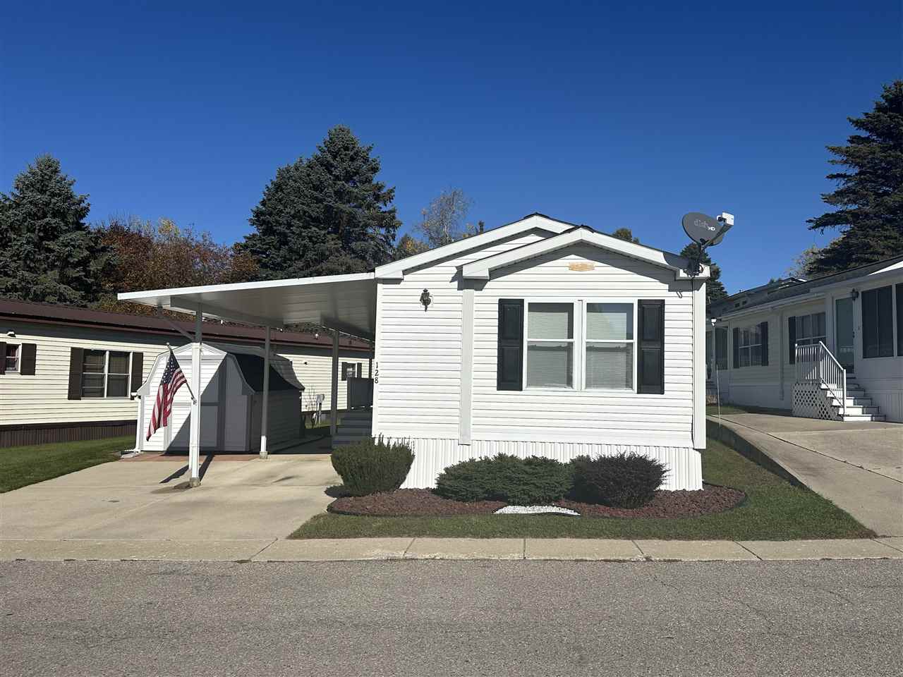 526 N Lake Street Unit: 128