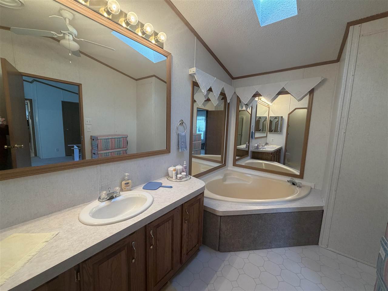 526 N Lake Street Unit: 128