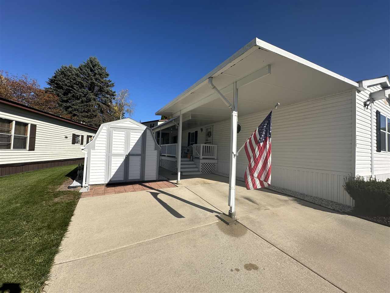 526 N Lake Street Unit: 128