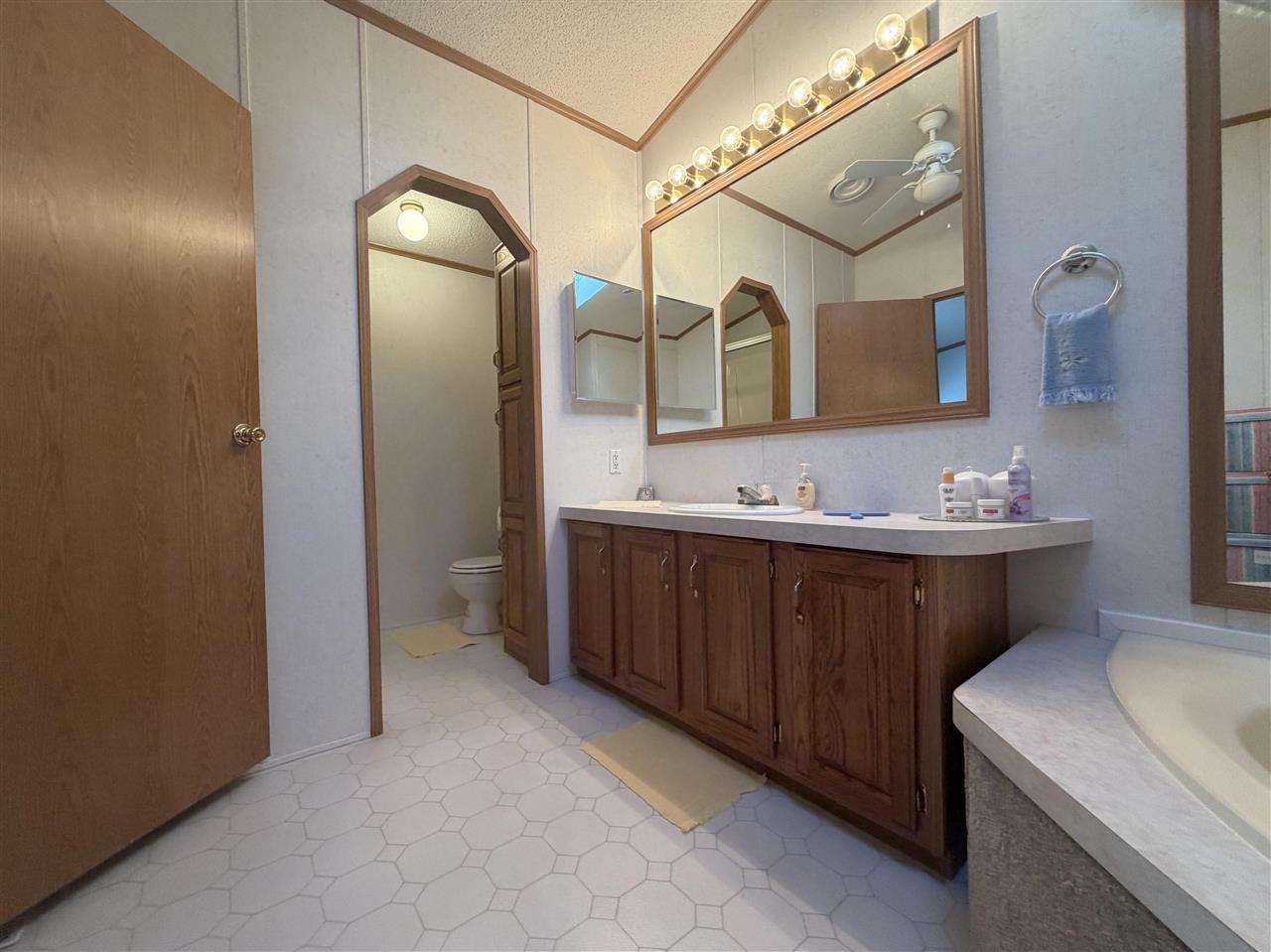 526 N Lake Street Unit: 128