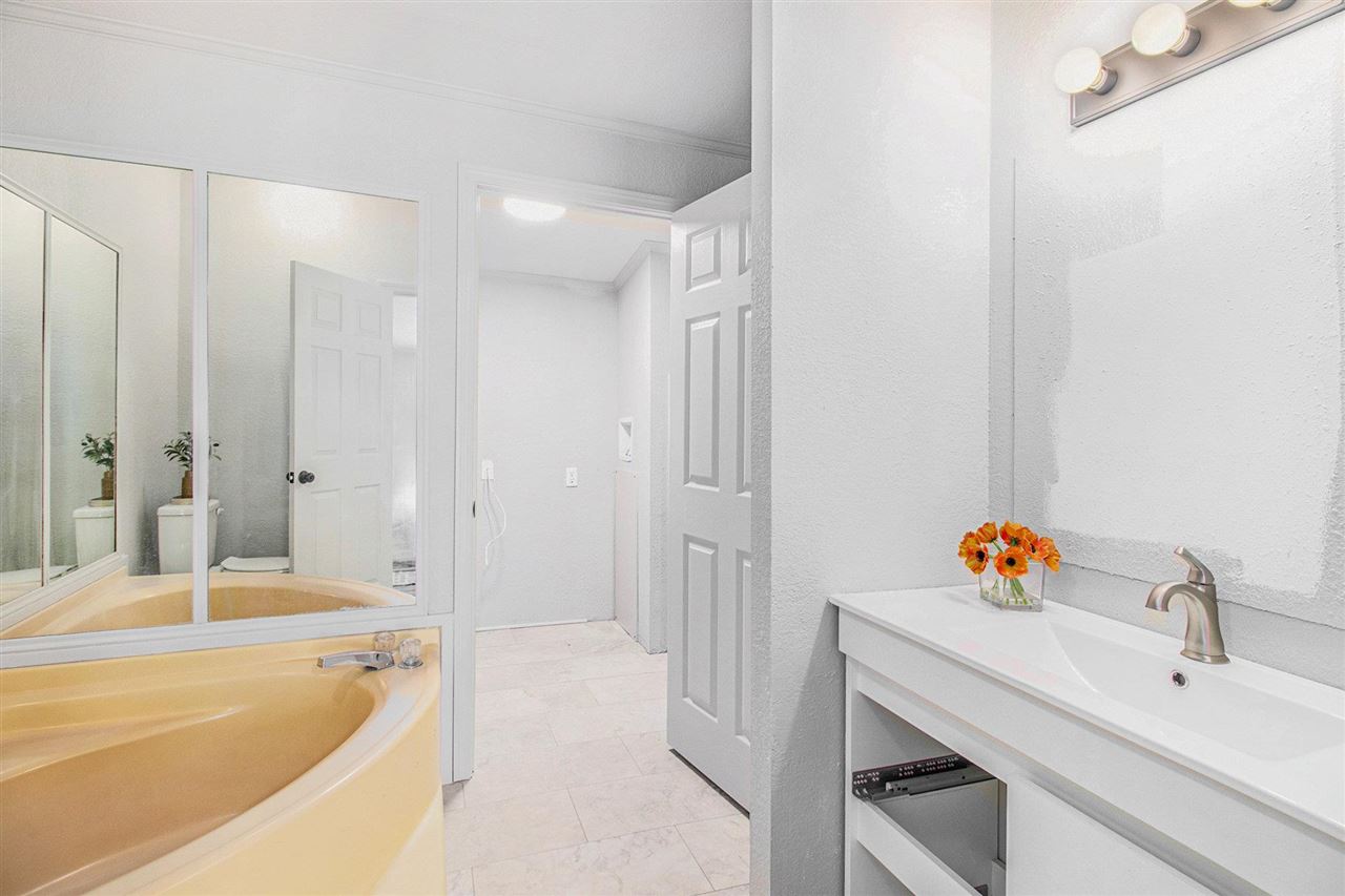 2755 Crestview