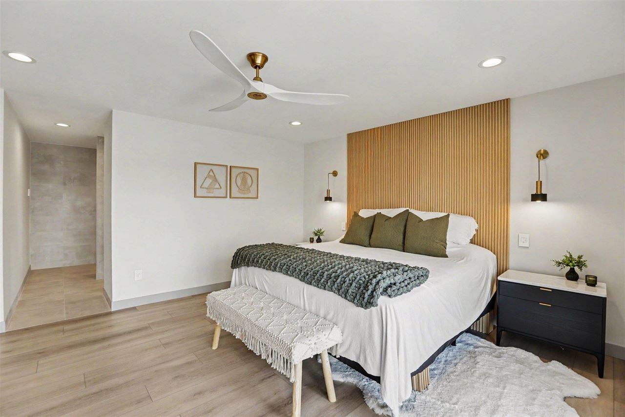 4906 Lakeshore Road