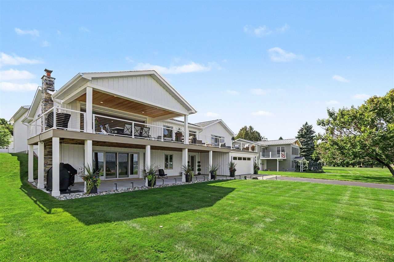 4906 Lakeshore Road