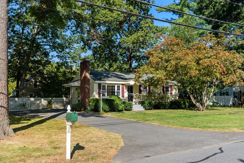 11 Great Lake Dr