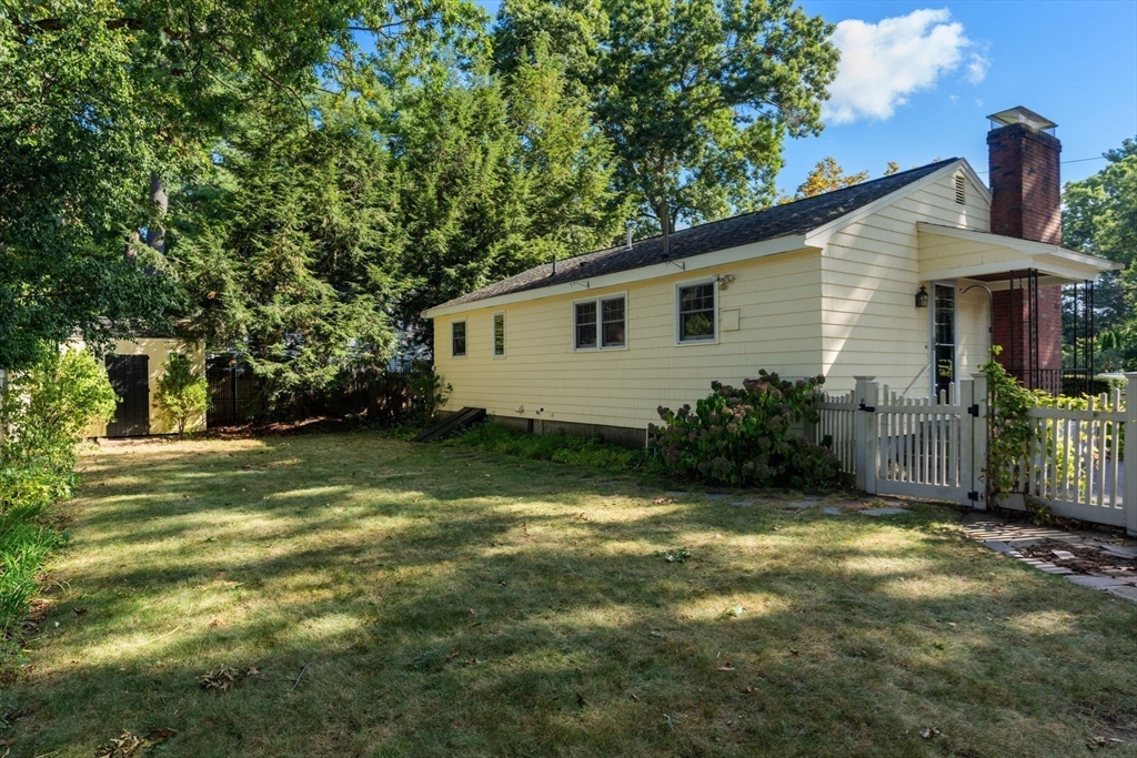 11 Great Lake Dr